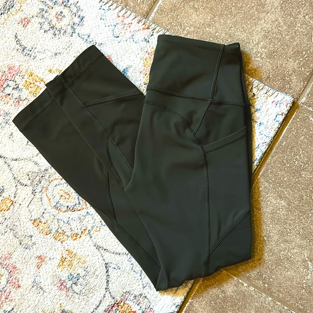 SALE! Lululemon Olive Leggings